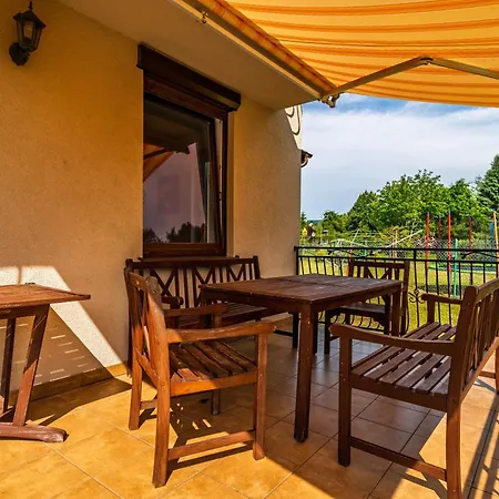 Morze Apartamentow Nadmorski Azyl Nyaraló Ostrowo